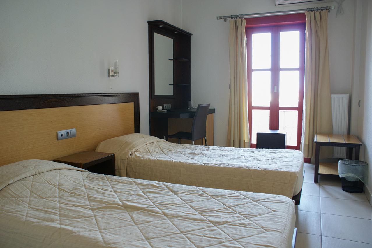 Aposperides Hotel Livadi  Buitenkant foto