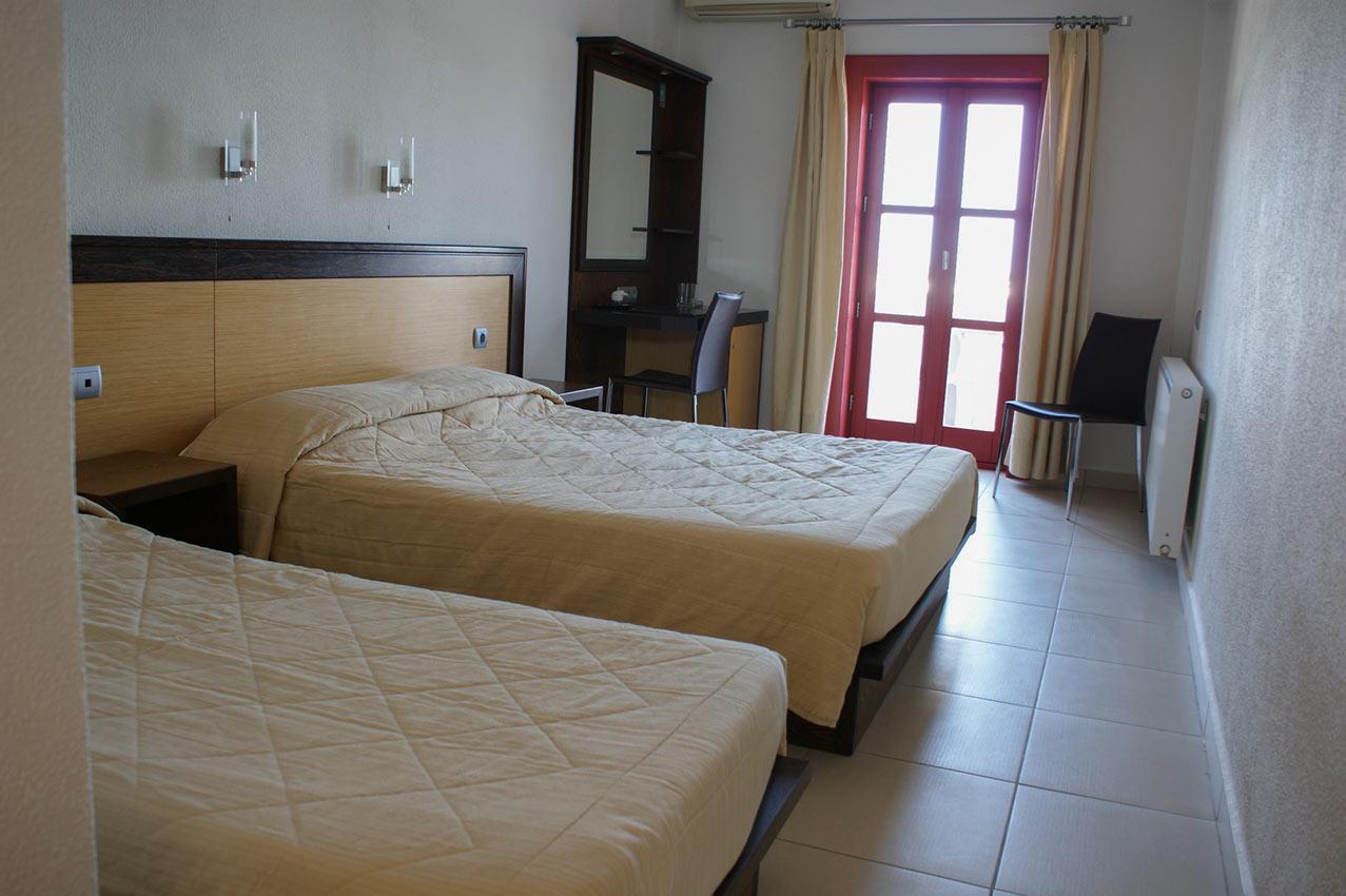 Aposperides Hotel Livadi  Buitenkant foto