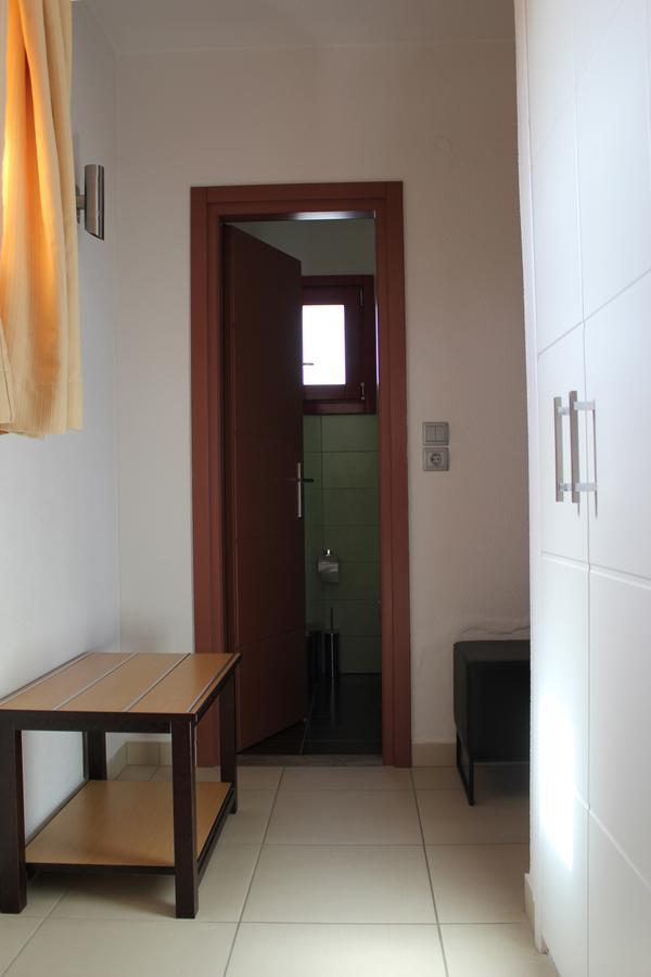 Aposperides Hotel Livadi  Buitenkant foto