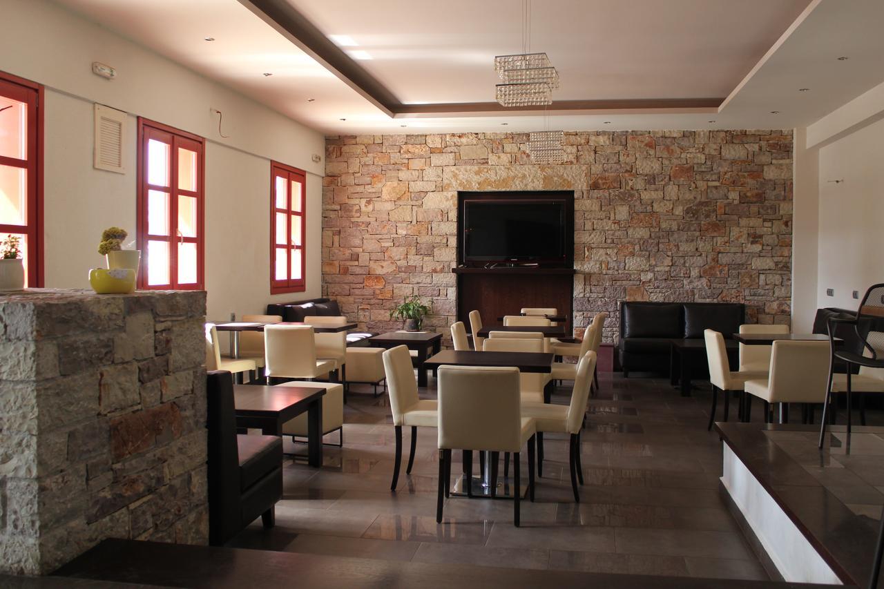 Aposperides Hotel Livadi  Buitenkant foto