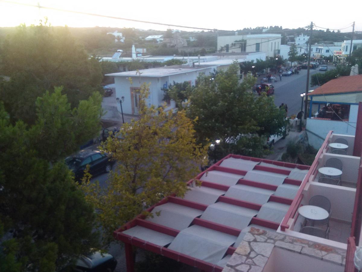 Aposperides Hotel Livadi  Buitenkant foto